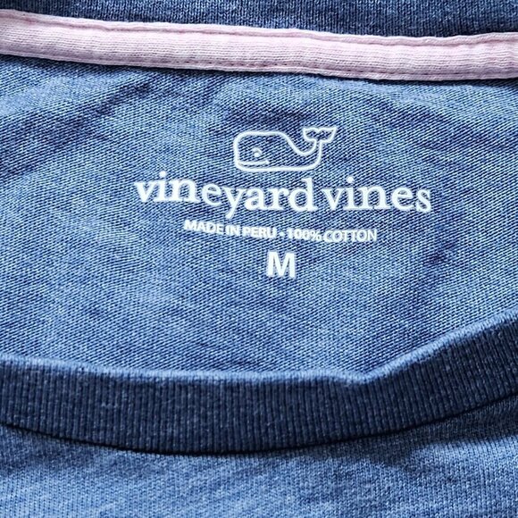 Vineyard Vines T Shirt Mens M Blue Pink Whale Print LS Preppy Pocket 1V0923 FLAW - Picture 3 of 14